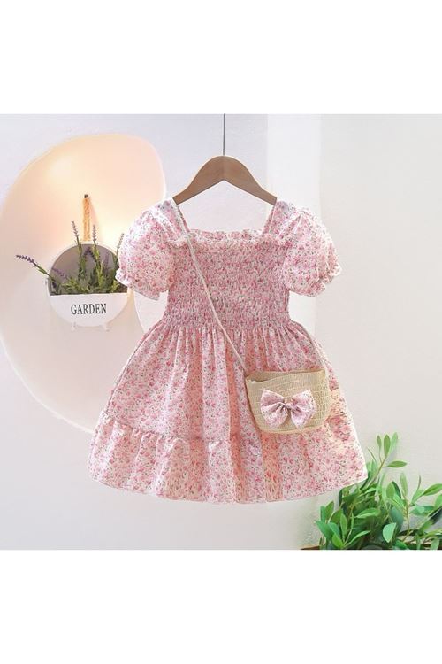 طفل بنت صيفية فستان