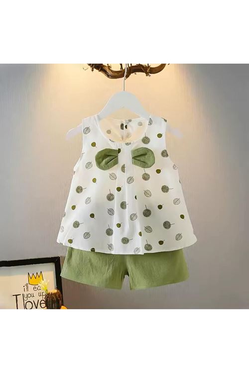 طفل بنت صيفية قاط