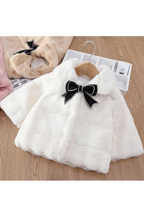 طفل بنت شتوية جاكيت