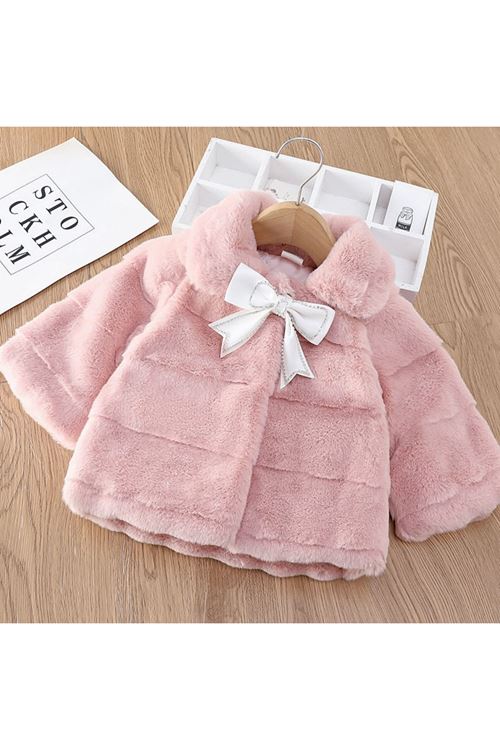 طفل بنت شتوية جاكيت