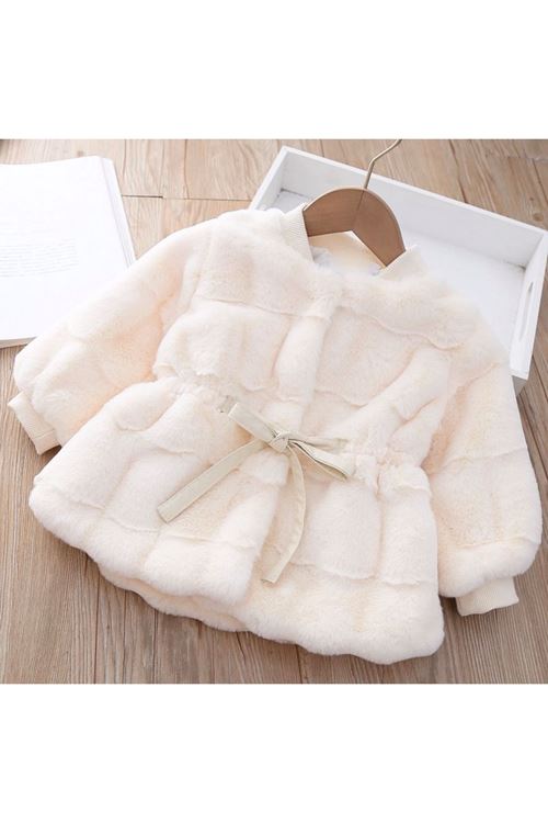 طفل بنت شتوية جاكيت