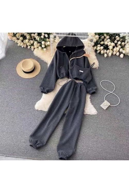 ملابس نسائية شتوية تراك