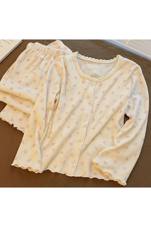 ملابس نسائية شتوية تراك 