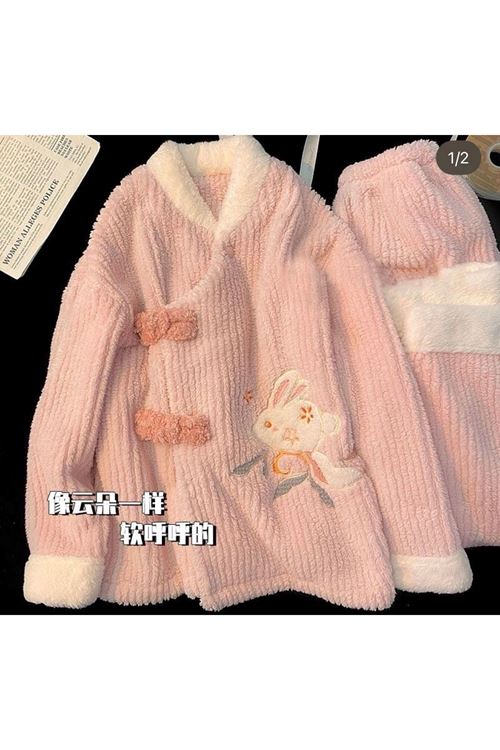 ملابس نسائية شتوية تراك