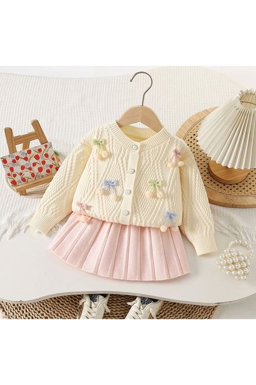 طفل بنت شتوية تنورة و قميص 