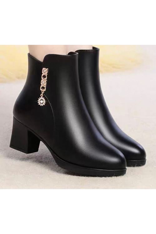 أحذية نسائية شتوية بوت قصير كعب