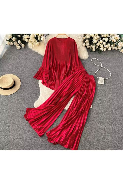 ملابس نسائية صيفية قاط