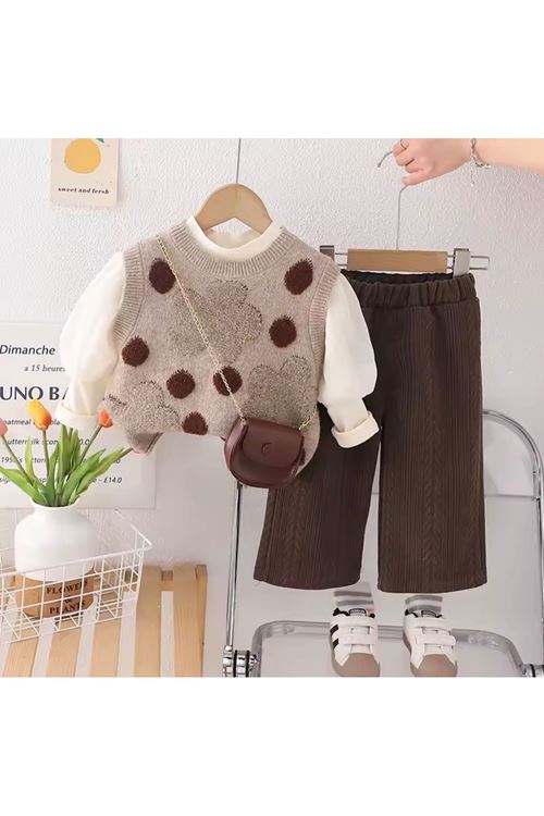 طفل بنت شتوية قاط