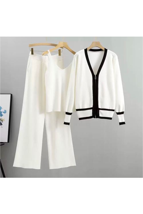 ملابس نسائية شتوية قاط