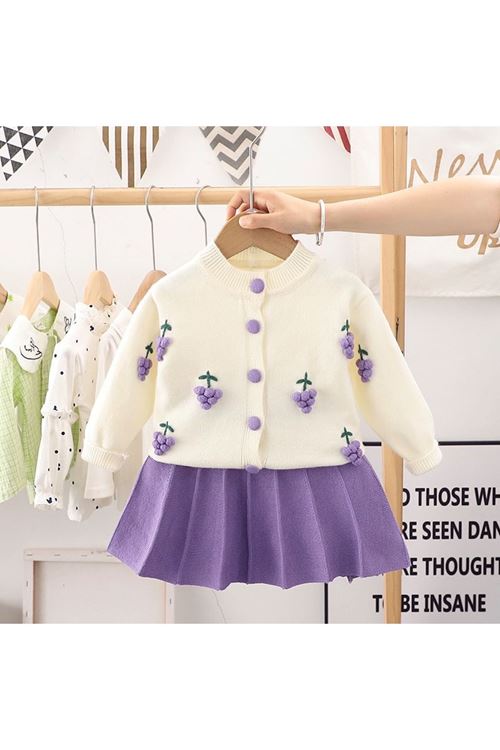 طفل بنت شتوية تنورة و قميص 