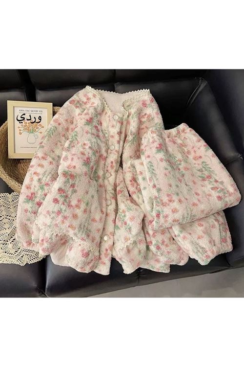 ملابس نسائية شتوية تراك   