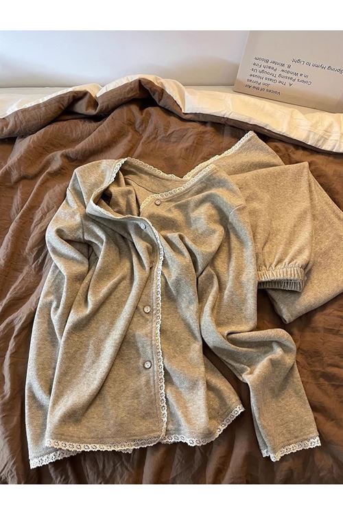 ملابس نسائية شتوية تراك