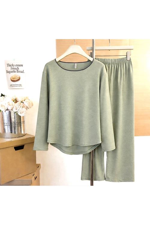 ملابس نسائية شتوية  تراك   