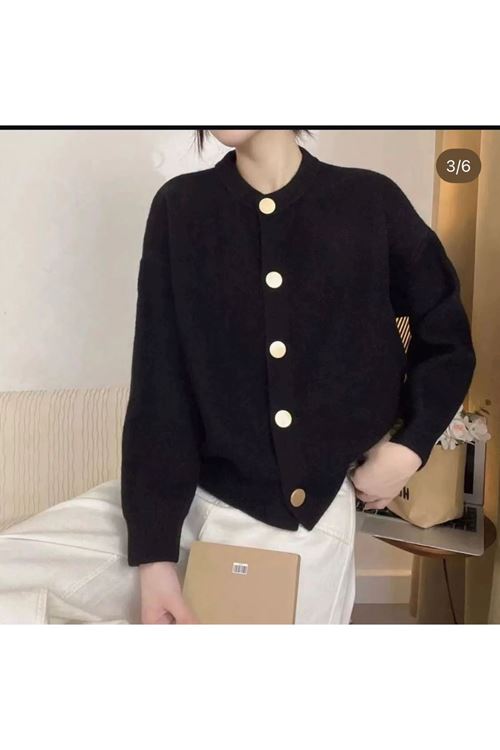 ملابس نسائية شتوية سترة صوف
