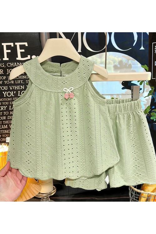 طفل بنت صيفية قاط
